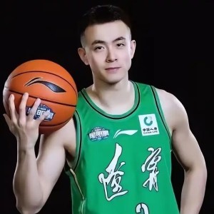 吃止疼药，赵继伟遇大麻烦，乌戈或不该犯错，或正式退出|辽宁男篮|季后赛|斯蒂芬·库里|张陈治锋|郭艾伦_新浪体育_新浪新闻